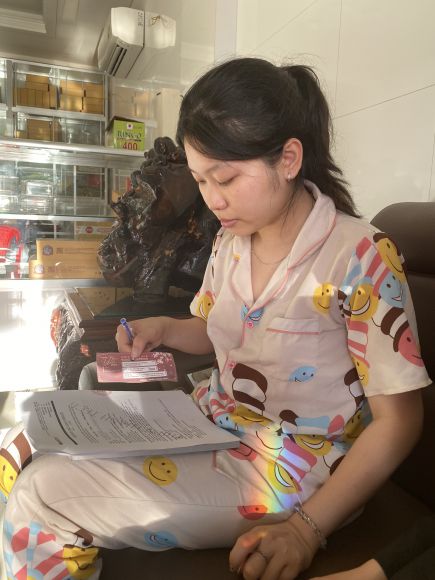 KHÁCH HÀNG